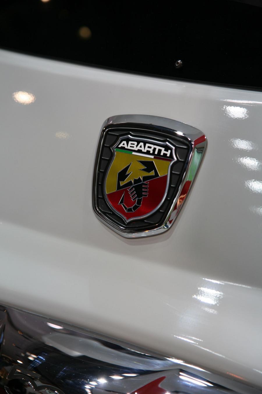  Fiat 500 Abarth SS 2009 года  (фото 12 из 25)